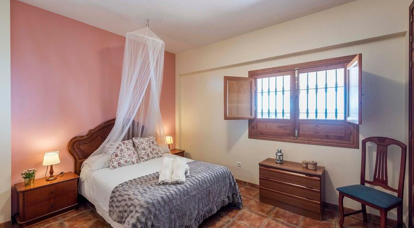 Photo of Neighbours of Sun & Wine