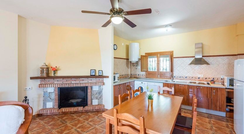 Photo of Neighbours of Sun & Wine