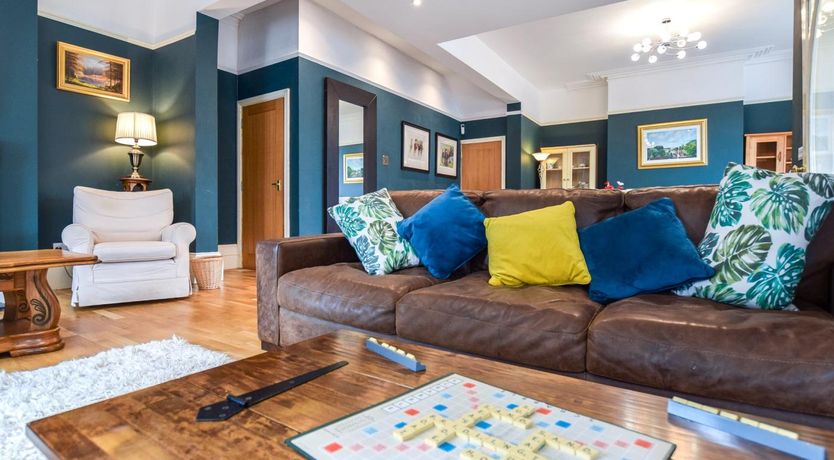 Photo of 7 Bed in Bridlington