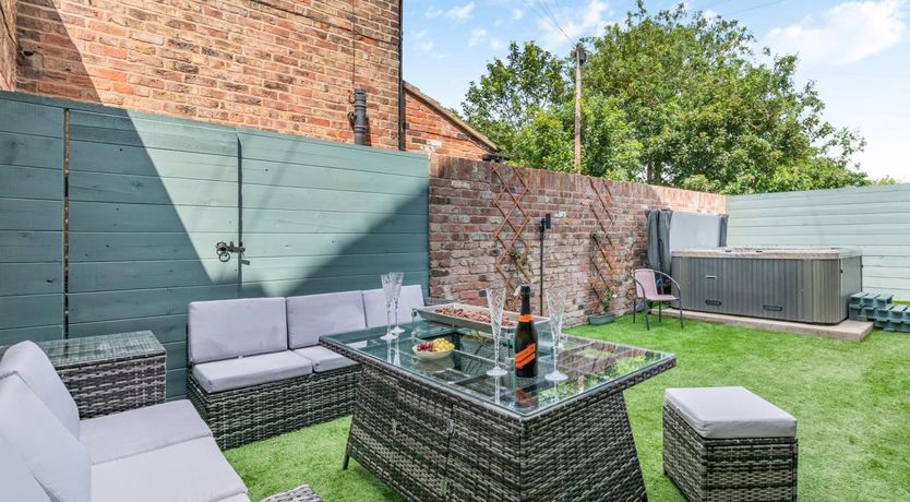 Photo of 7 Bed in Bridlington