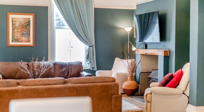 Photo of 7 Bed in Bridlington