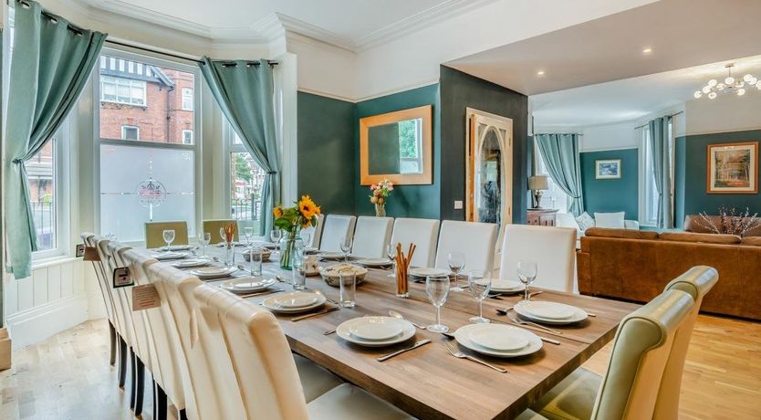 Photo of 7 Bed in Bridlington