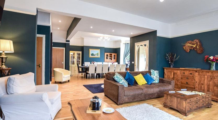 Photo of 7 Bed in Bridlington