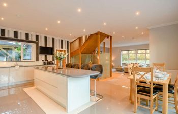 in Loch Lomond (90815) Holiday Cottage