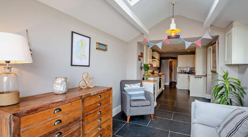 Photo of 3 Bed in Borth-y-Gest