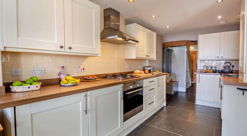 Photo of 3 Bed in Borth-y-Gest