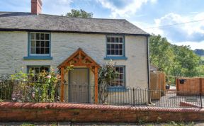 Photo of in Llangollen  (90705)