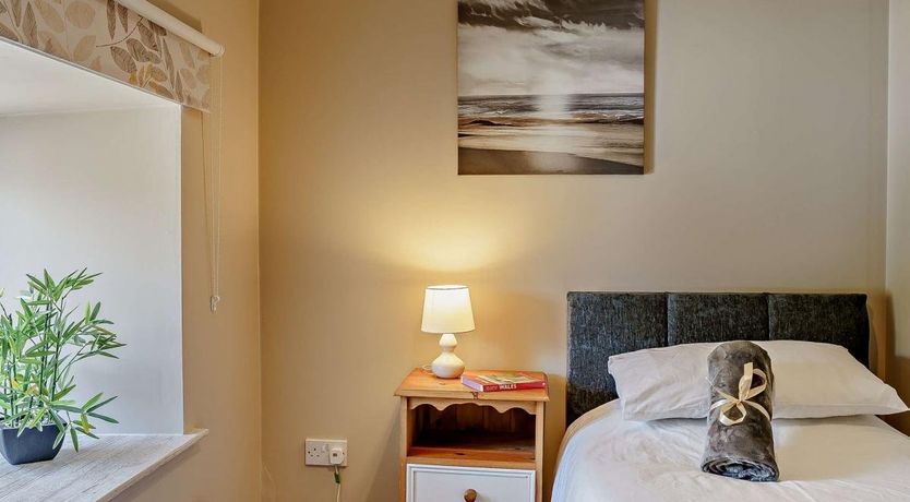 Photo of 3 Bed in Cosheston