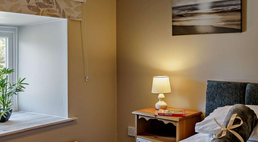 Photo of 3 Bed in Cosheston