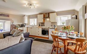 Photo of in Cosheston (90732)