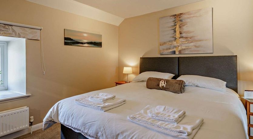 Photo of 3 Bed in Cosheston