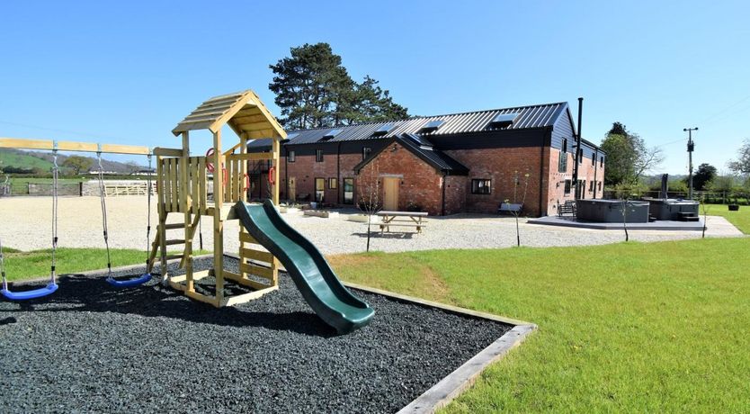 Photo of 14 Bed in Welshpool