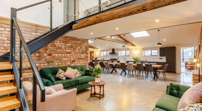 Photo of 14 Bed in Welshpool