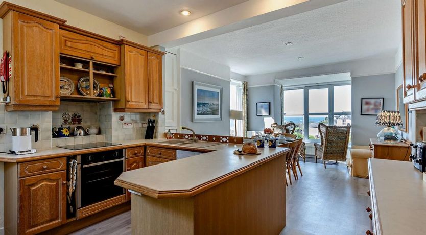 Photo of 5 Bed in Aberdovey