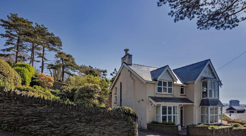 Photo of 5 Bed in Aberdovey