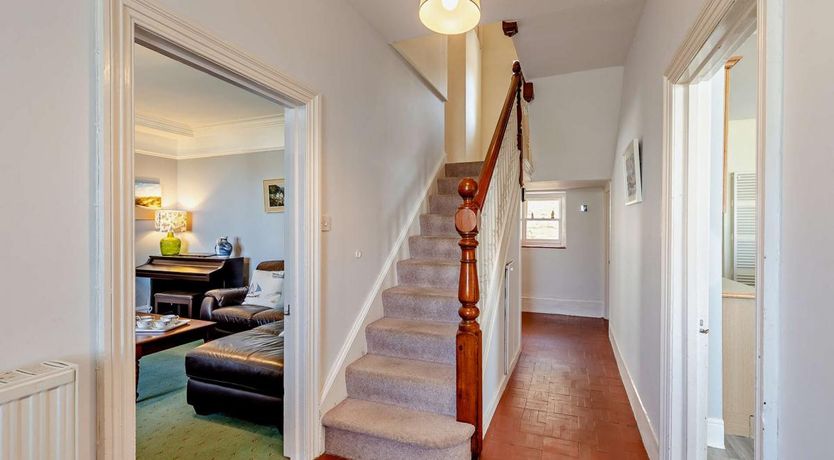 Photo of 5 Bed in Aberdovey