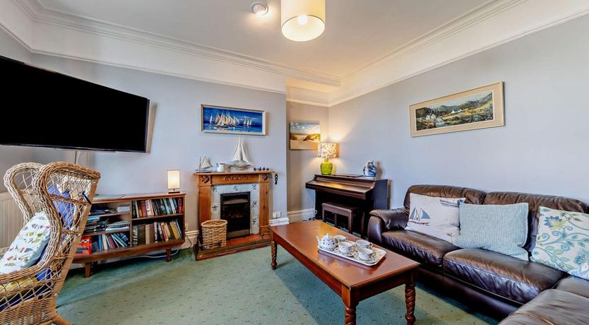 Photo of 5 Bed in Aberdovey