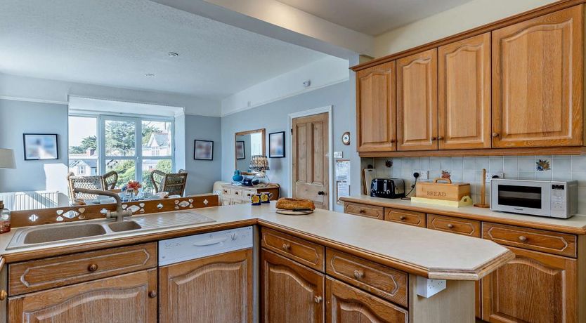 Photo of 5 Bed in Aberdovey