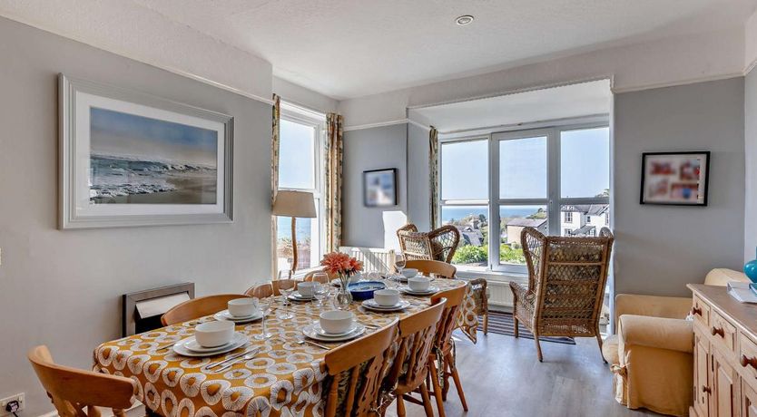 Photo of 5 Bed in Aberdovey