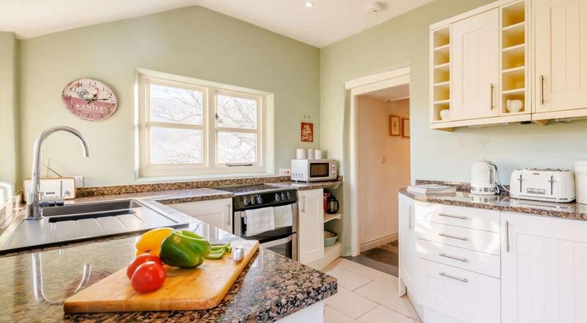 Photo of 2 Bed in Rhewl