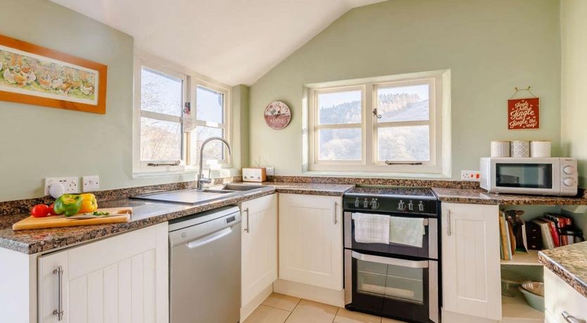 Photo of 2 Bed in Rhewl