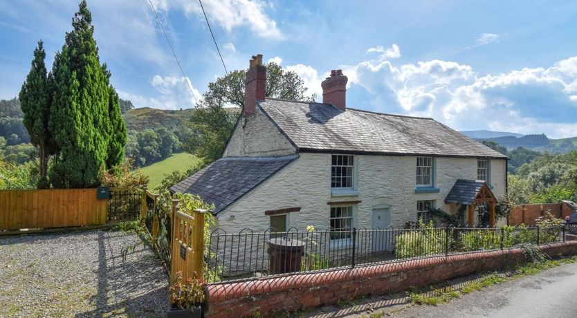 Photo of 2 Bed in Rhewl