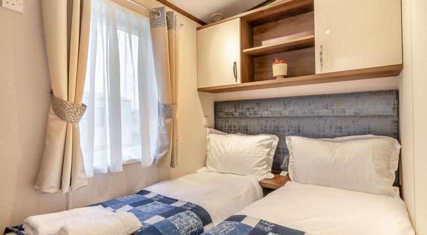 Photo of 2 Bed in St. Andrews