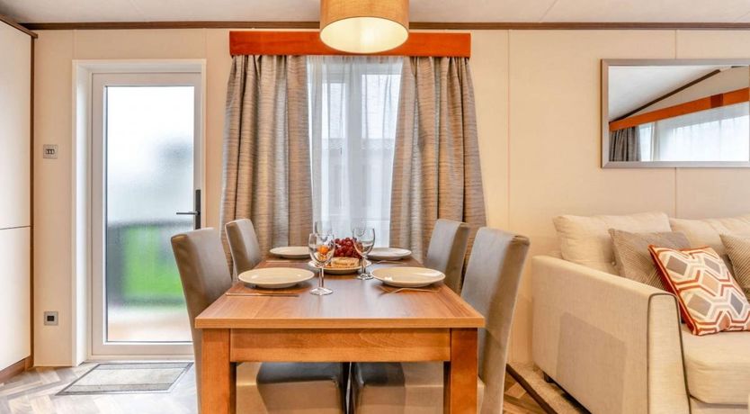 Photo of 2 Bed in St. Andrews