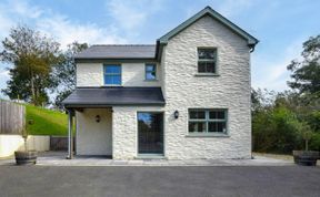 Photo of 3 Bed in Haverfordwest
