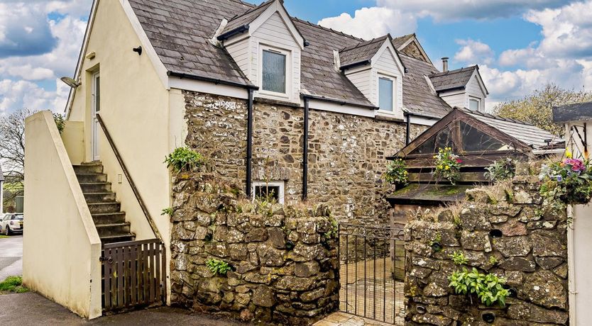 Photo of 3 Bed in Cosheston