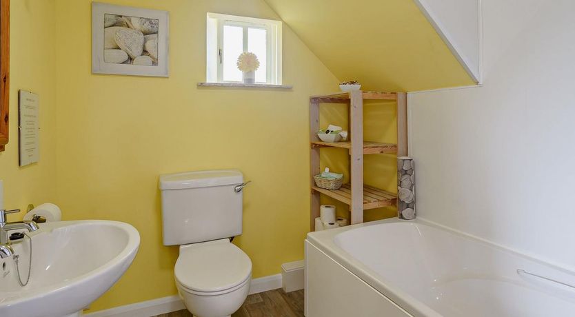 Photo of 3 Bed in Cosheston