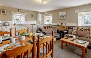 in Cosheston (90731) Apartment