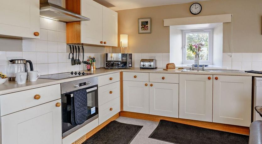 Photo of 3 Bed in Cosheston