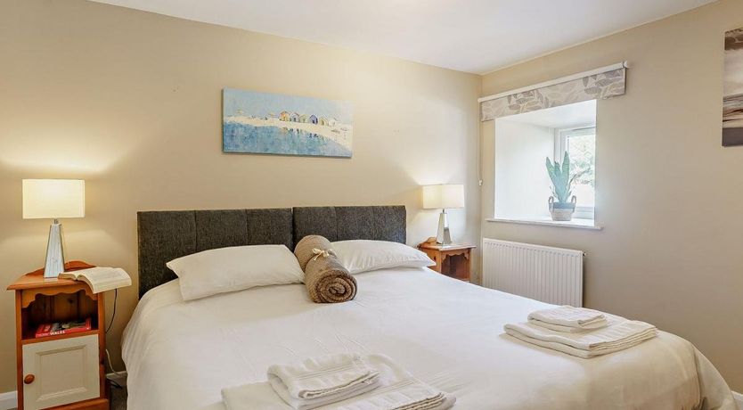 Photo of 3 Bed in Cosheston