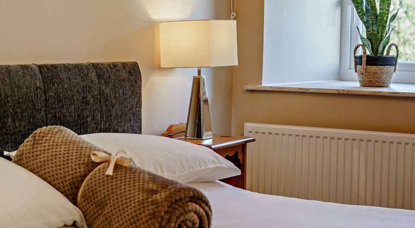 Photo of 3 Bed in Cosheston