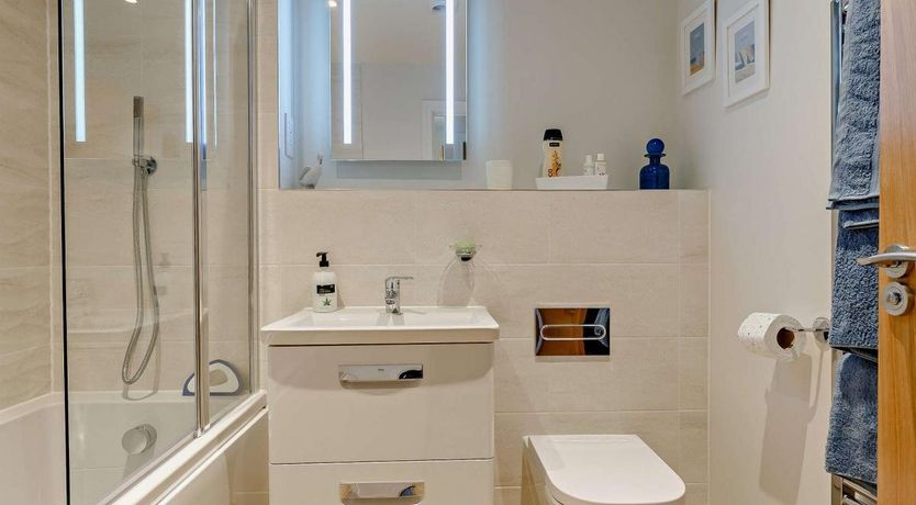 Photo of 2 Bed in Appledore