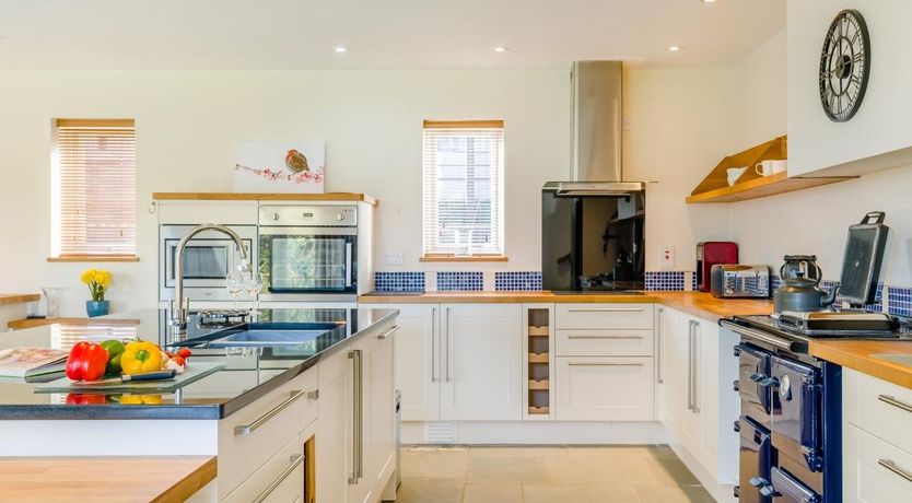 Photo of 5 Bed in Lower Chapel