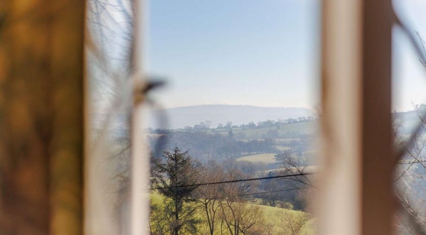 Photo of 2 Bed in Minton