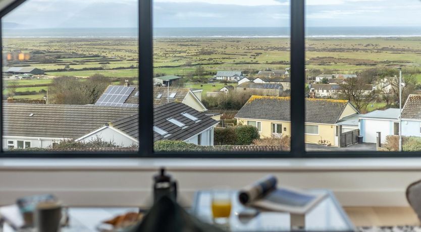 Photo of 5 Bed in Bideford