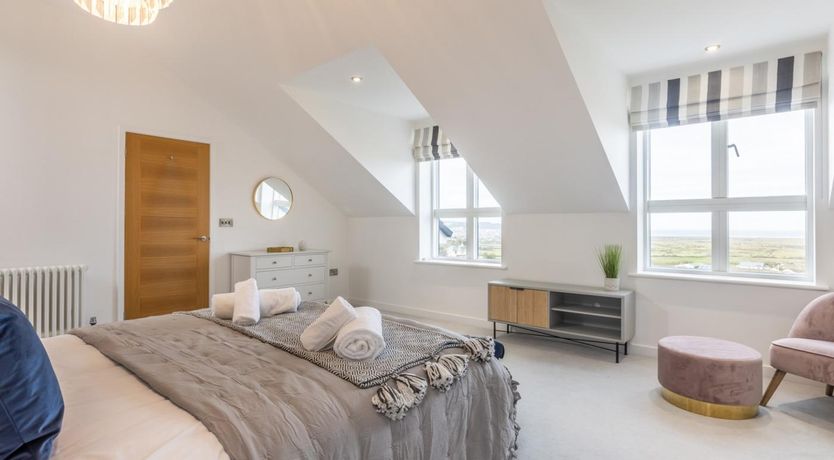 Photo of 5 Bed in Bideford