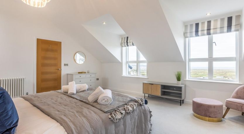 Photo of 5 Bed in Appledore