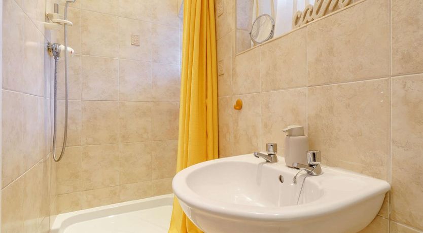 Photo of 3 Bed in Whitby