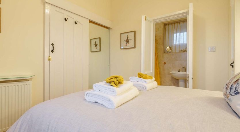 Photo of 3 Bed in Whitby