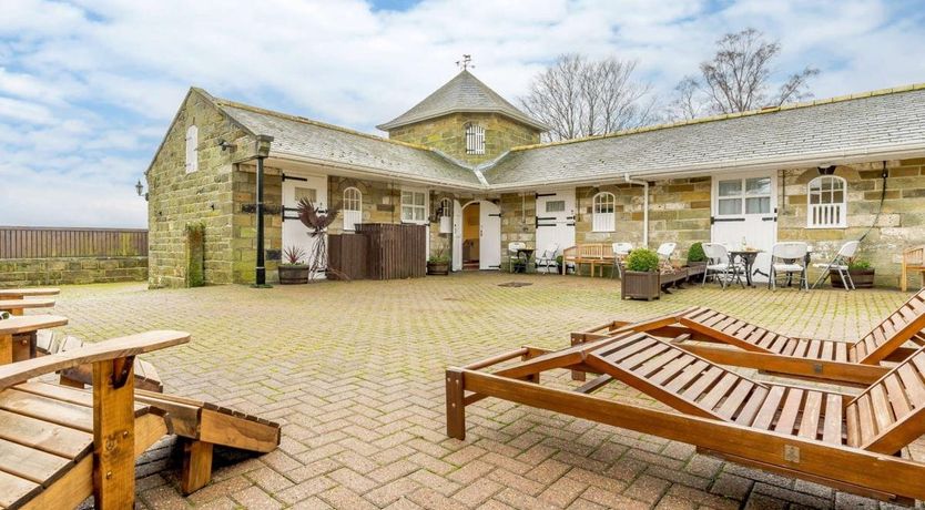 Photo of in Aislaby (90810)