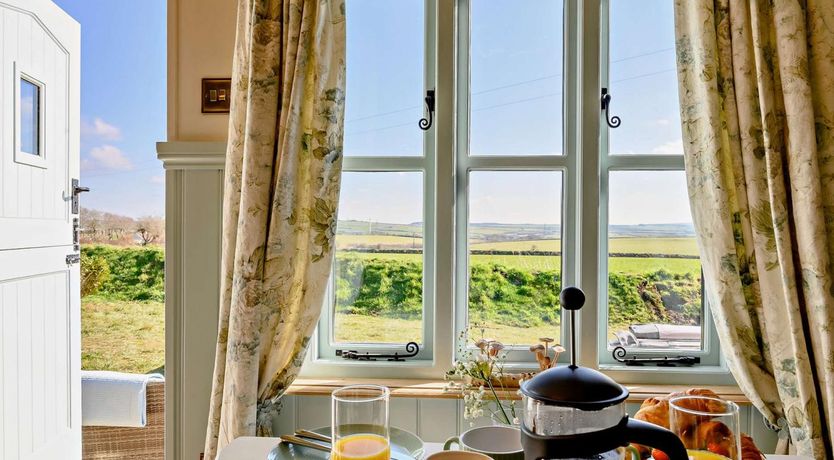 Photo of 1 Bed in Camelford