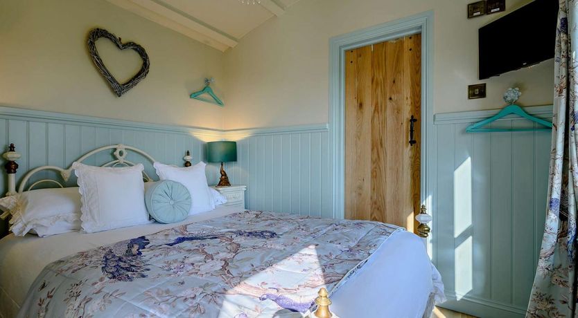 Photo of 1 Bed in Camelford