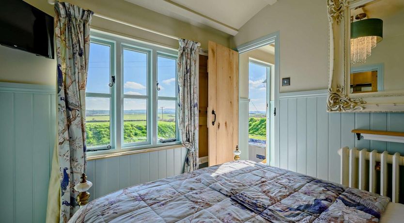 Photo of 1 Bed in Camelford