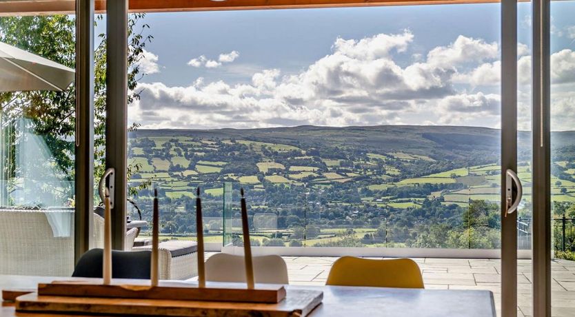 Photo of 4 Bed in Bwlch