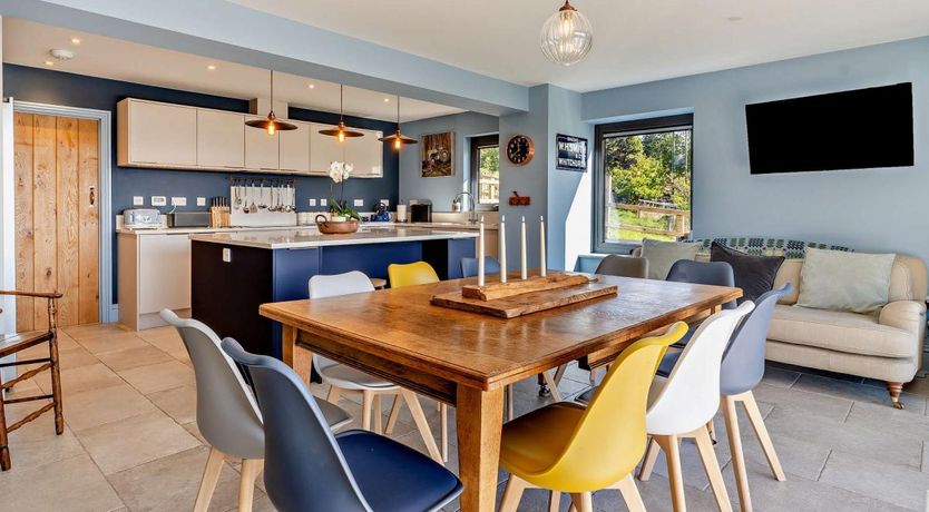 Photo of 4 Bed in Bwlch