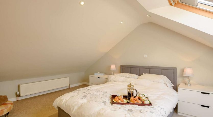 Photo of 1 Bed in Upham